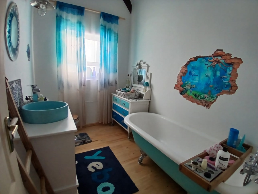 3 Bedroom Property for Sale in Struisbaai Western Cape
